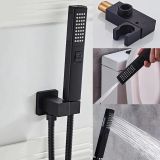 Handdouche set Nero Cuadro mat zwart inclusief houder met waterinlaat en slang 150cm